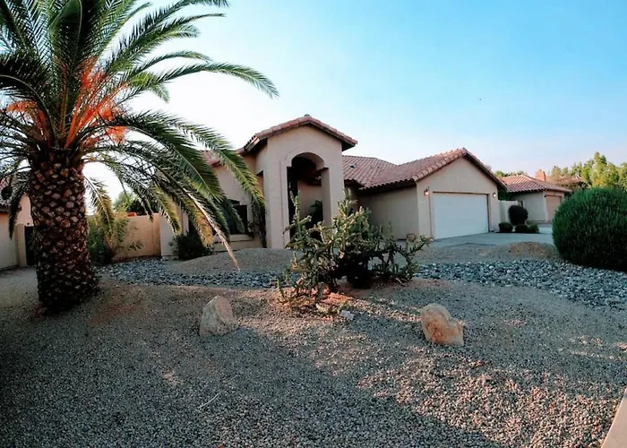 Beautiful Scottsdale Escape Heated Pool, Spa, & Putting Phoenix