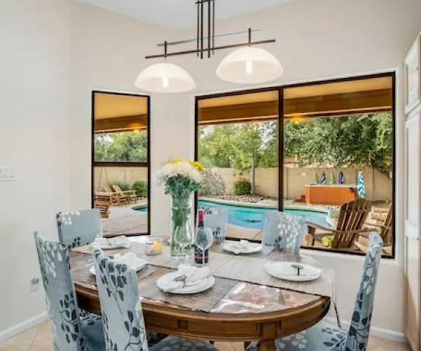 Dom wakacyjny Beautiful Scottsdale Escape Heated Pool, Spa, & Putting *