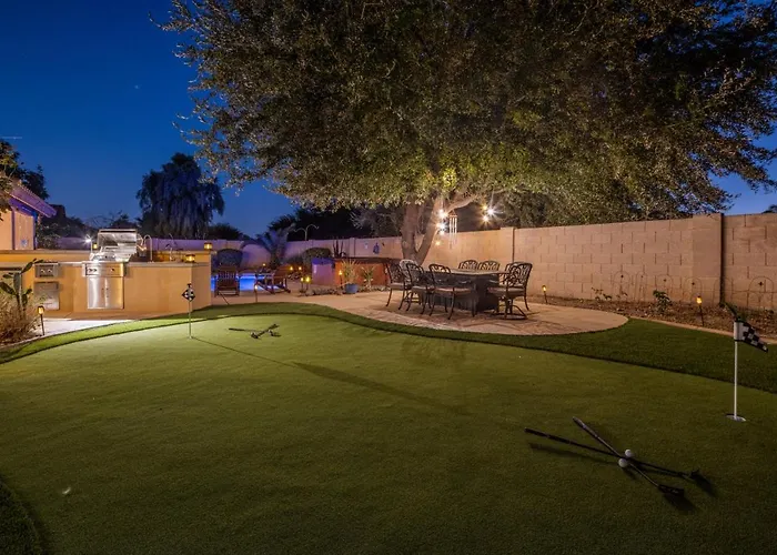 Beautiful Scottsdale Escape Heated Pool, Spa, & Putting